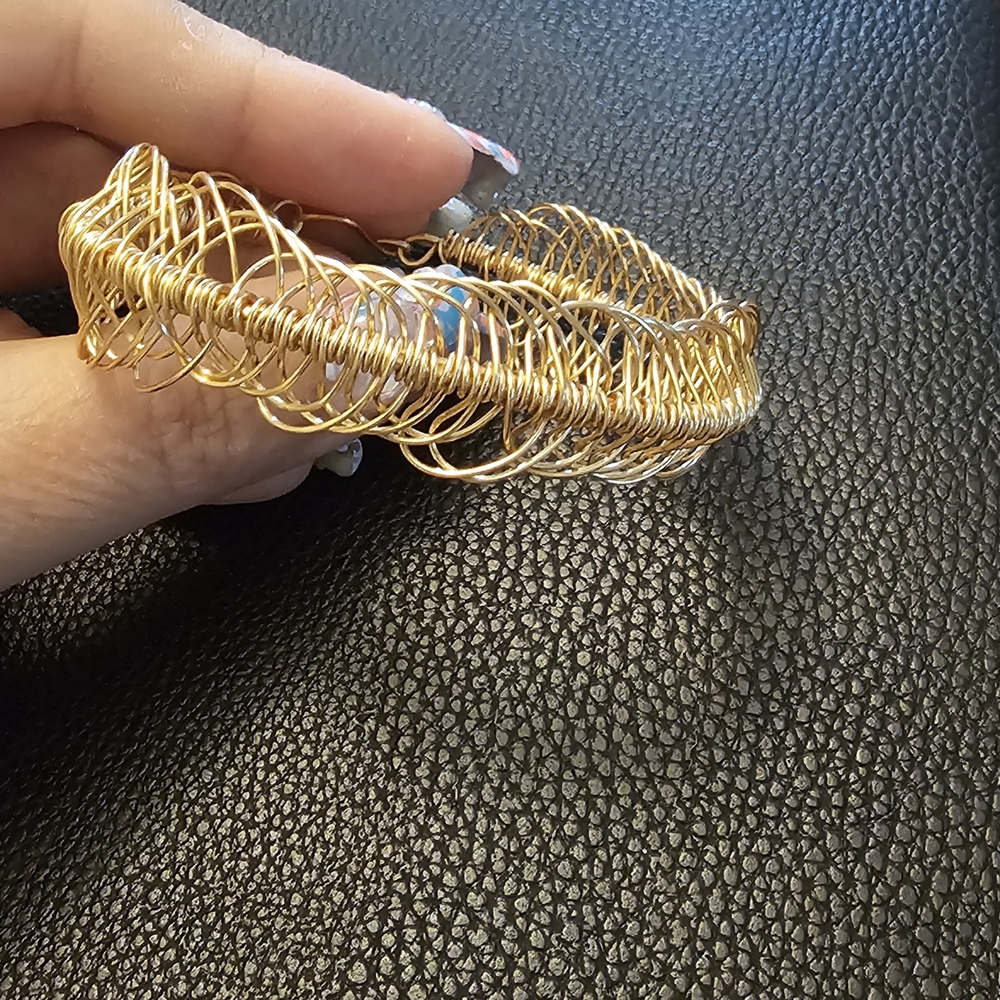 Elegant Gold Plated Wire Bracelet